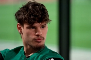 凯尔凯兹：和罗伯逊就传中聊了很多，他是利物浦传奇大家很爱他